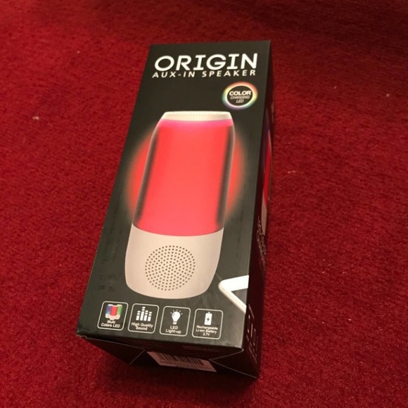 BASS JAXX ORIGIN AUX-IN SPEAKER, MULTI COLORS BLUE,/RED/GREEN AUXILLARY CABLE - Picture 1 of 3